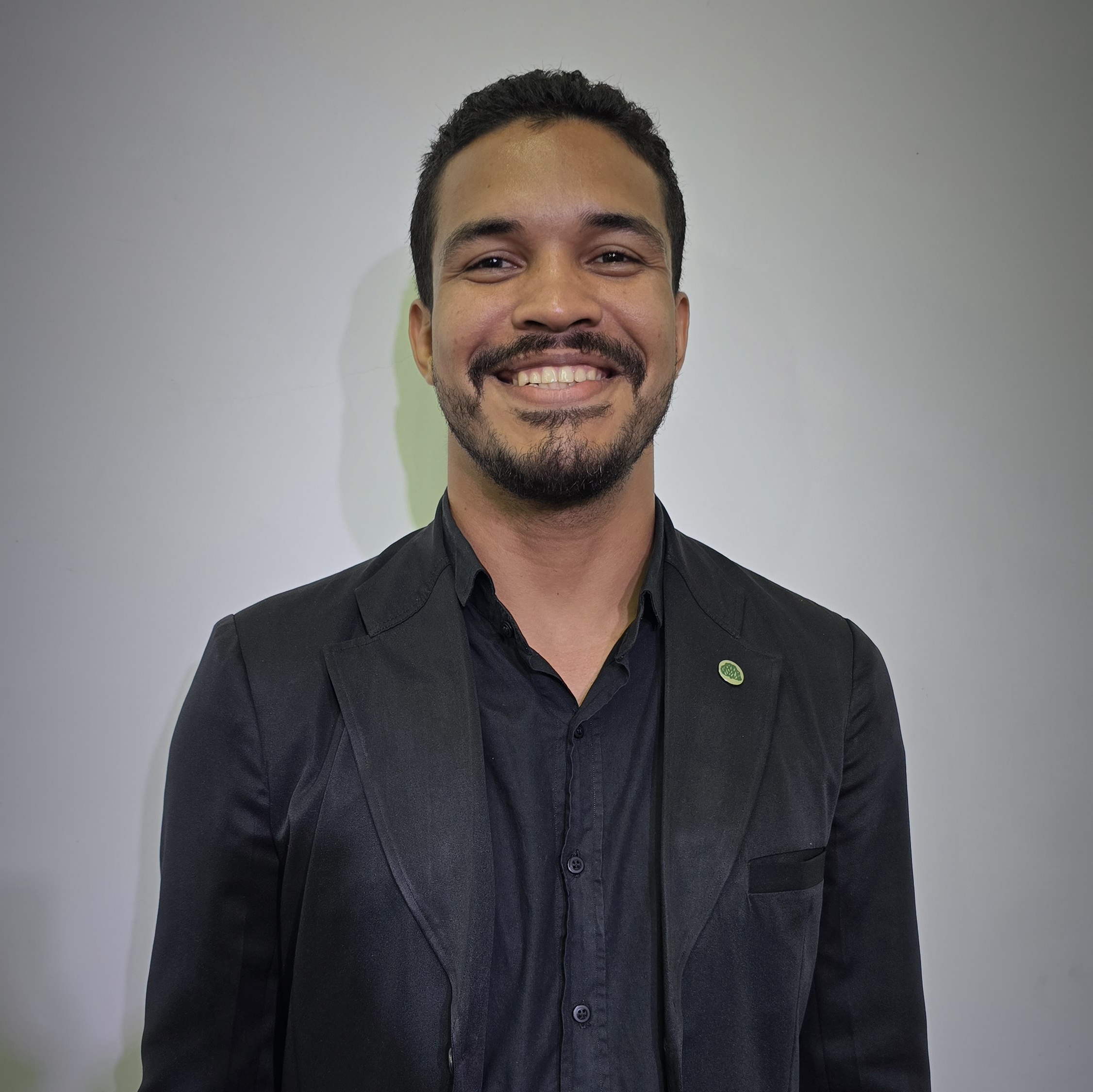 Pb. Lucas de Oliveira Pb. Lucas de Oliveira